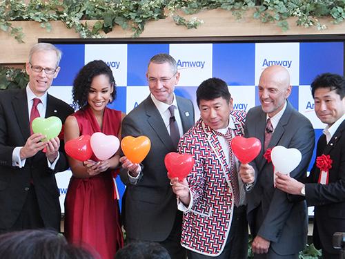 オープニングセラモニーの様子（写真左から３人目＝ストライダム社長）